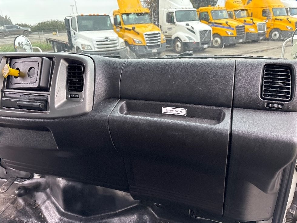 Medium Duty Box Truck-Light and Medium Duty Trucks-Hino-2019-268-Fresno-CA-105,200\n\t\tmiles-$ 61,750 - Image 21