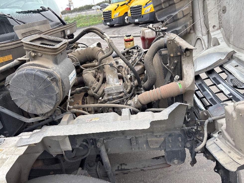 Medium Duty Box Truck-Light and Medium Duty Trucks-Hino-2019-268-Fresno-CA-105,200\n\t\tmiles-$ 61,750 - Image 23