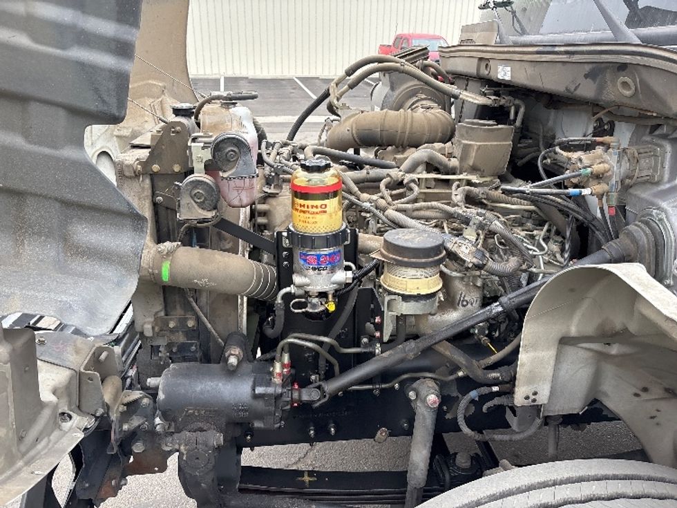 Medium Duty Box Truck-Light and Medium Duty Trucks-Hino-2019-268-Fresno-CA-105,200\n\t\tmiles-$ 61,750 - Image 24