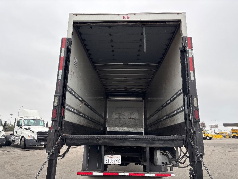 Medium Duty Box Truck-Light and Medium Duty Trucks-Hino-2019-268-Fresno-CA-105,200\n\t\tmiles-$ 61,750 - Image 8