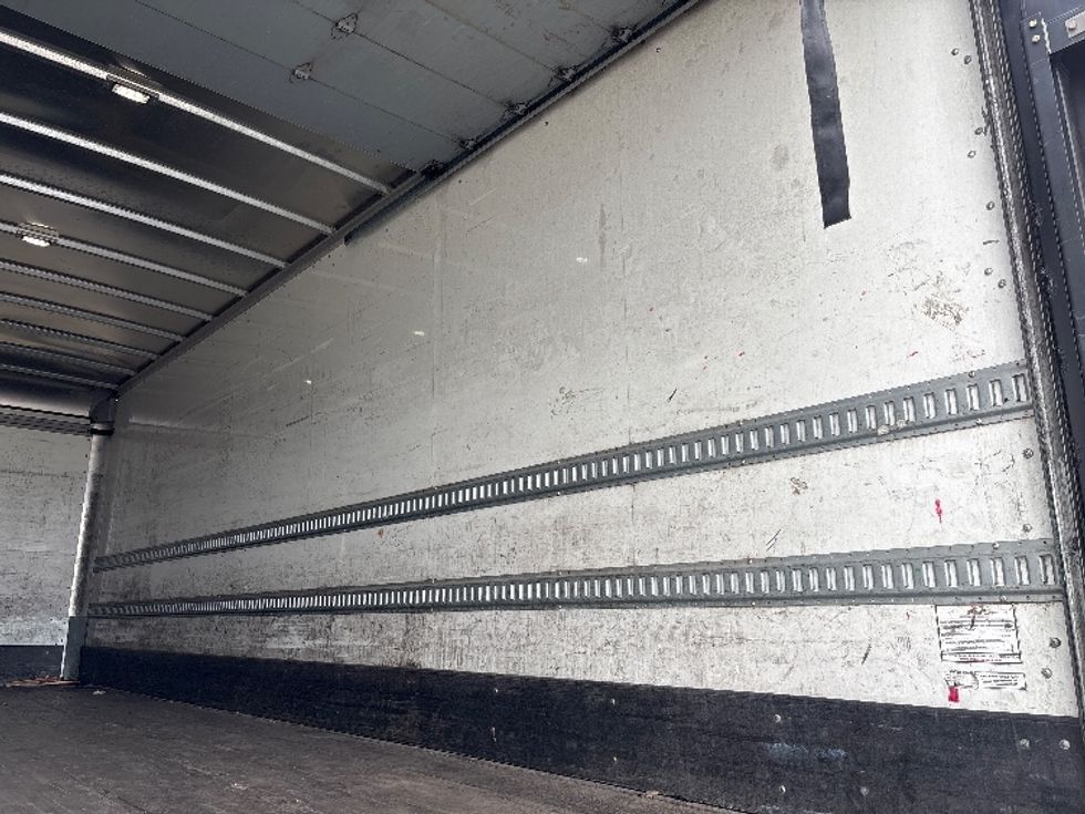 Medium Duty Box Truck-Light and Medium Duty Trucks-Hino-2019-268-Fresno-CA-127,170\n\t\tmiles-$ 59,750 - Image 12