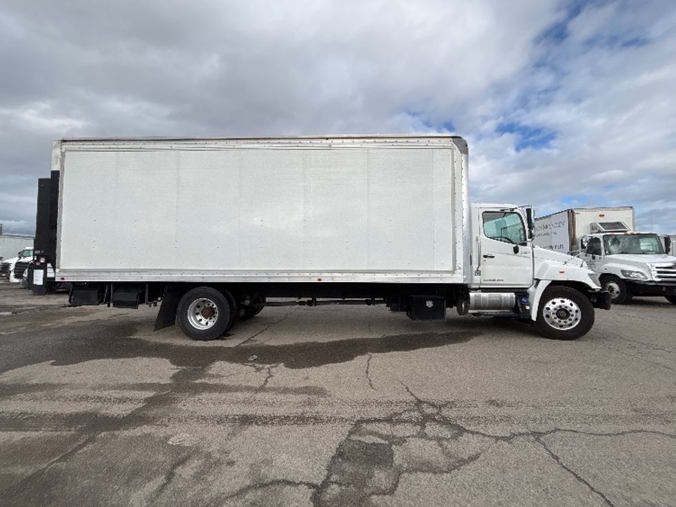 Medium Duty Box Truck-Light and Medium Duty Trucks-Hino-2019-268-Fresno-CA-127,170\n\t\tmiles-$ 59,750 - Image 15