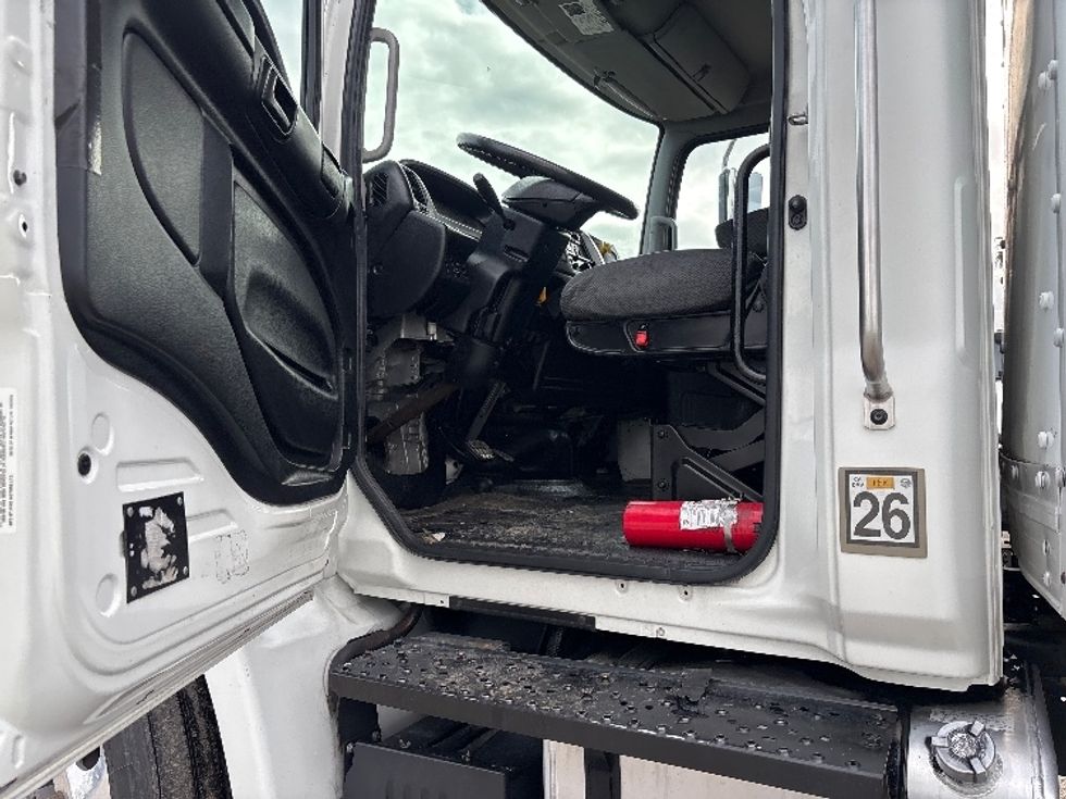 Medium Duty Box Truck-Light and Medium Duty Trucks-Hino-2019-268-Fresno-CA-127,170\n\t\tmiles-$ 59,750 - Image 16