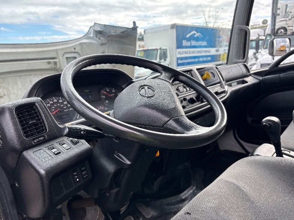 Medium Duty Box Truck-Light and Medium Duty Trucks-Hino-2019-268-Fresno-CA-127,170\n\t\tmiles-$ 59,750 - Image 17