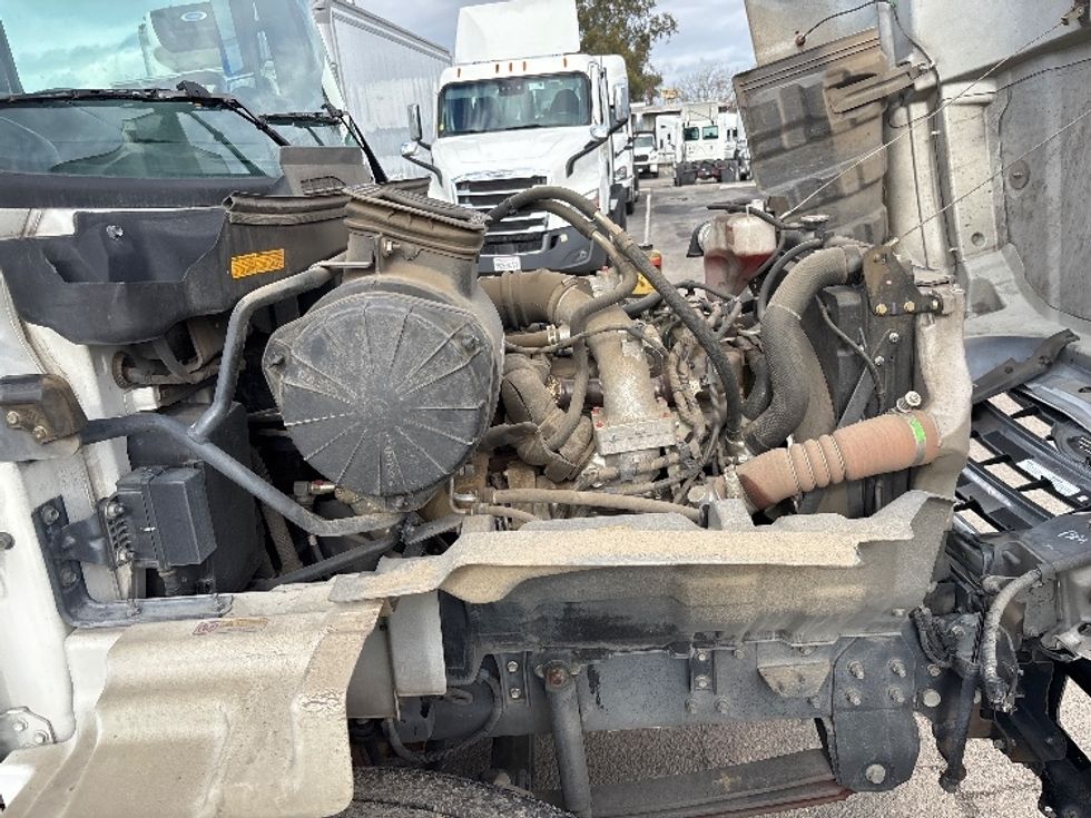 Medium Duty Box Truck-Light and Medium Duty Trucks-Hino-2019-268-Fresno-CA-127,170\n\t\tmiles-$ 59,750 - Image 23