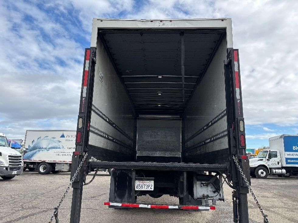 Medium Duty Box Truck-Light and Medium Duty Trucks-Hino-2019-268-Fresno-CA-127,170\n\t\tmiles-$ 59,750 - Image 8