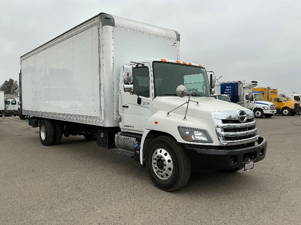 Medium Duty Box Truck-Light and Medium Duty Trucks-Hino-2019-268-Fresno-CA-129,568\n\t\tmiles-$ 59,500 - Image 1