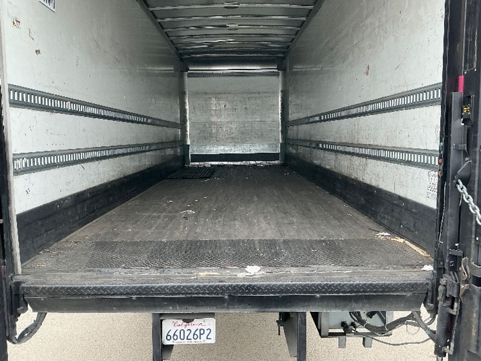 Medium Duty Box Truck-Light and Medium Duty Trucks-Hino-2019-268-Fresno-CA-129,568\n\t\tmiles-$ 59,500 - Image 10