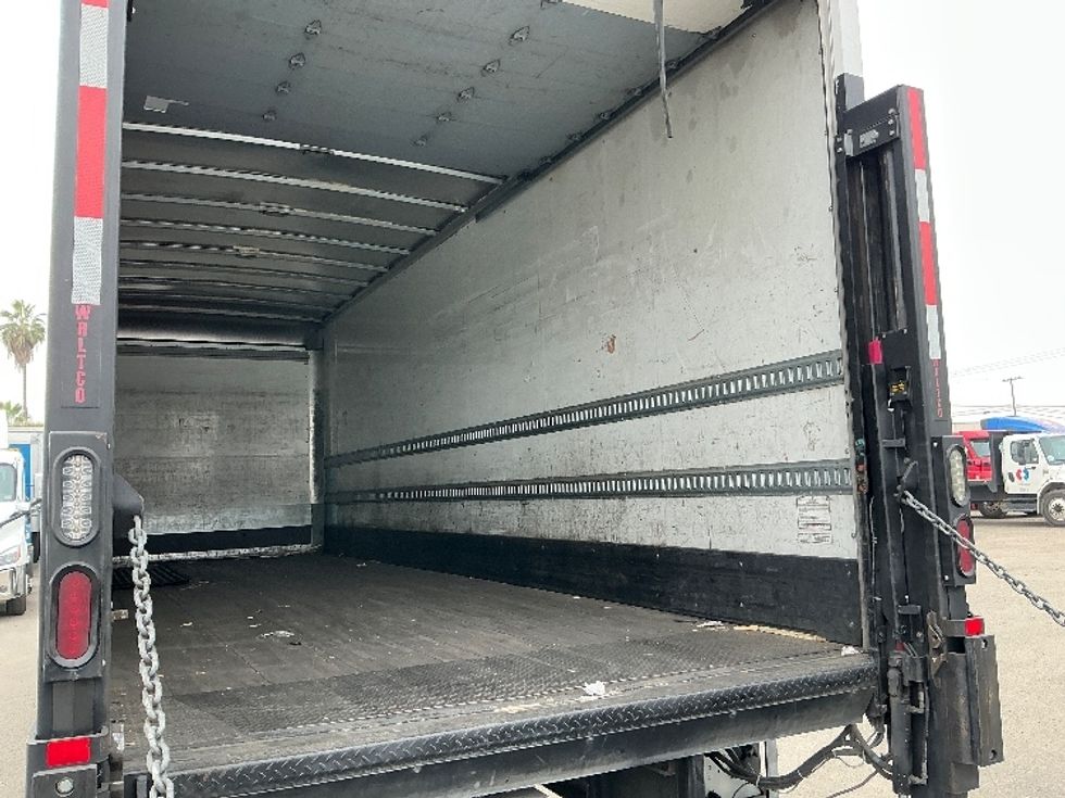 Medium Duty Box Truck-Light and Medium Duty Trucks-Hino-2019-268-Fresno-CA-129,568\n\t\tmiles-$ 59,500 - Image 12