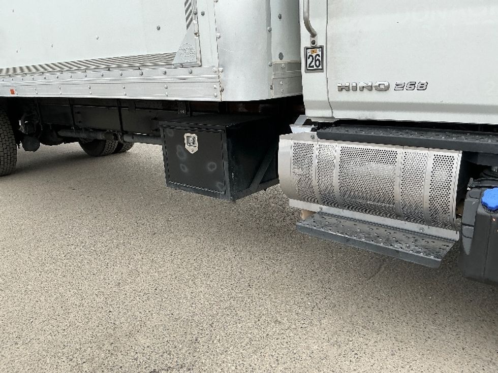 Medium Duty Box Truck-Light and Medium Duty Trucks-Hino-2019-268-Fresno-CA-129,568\n\t\tmiles-$ 59,500 - Image 25