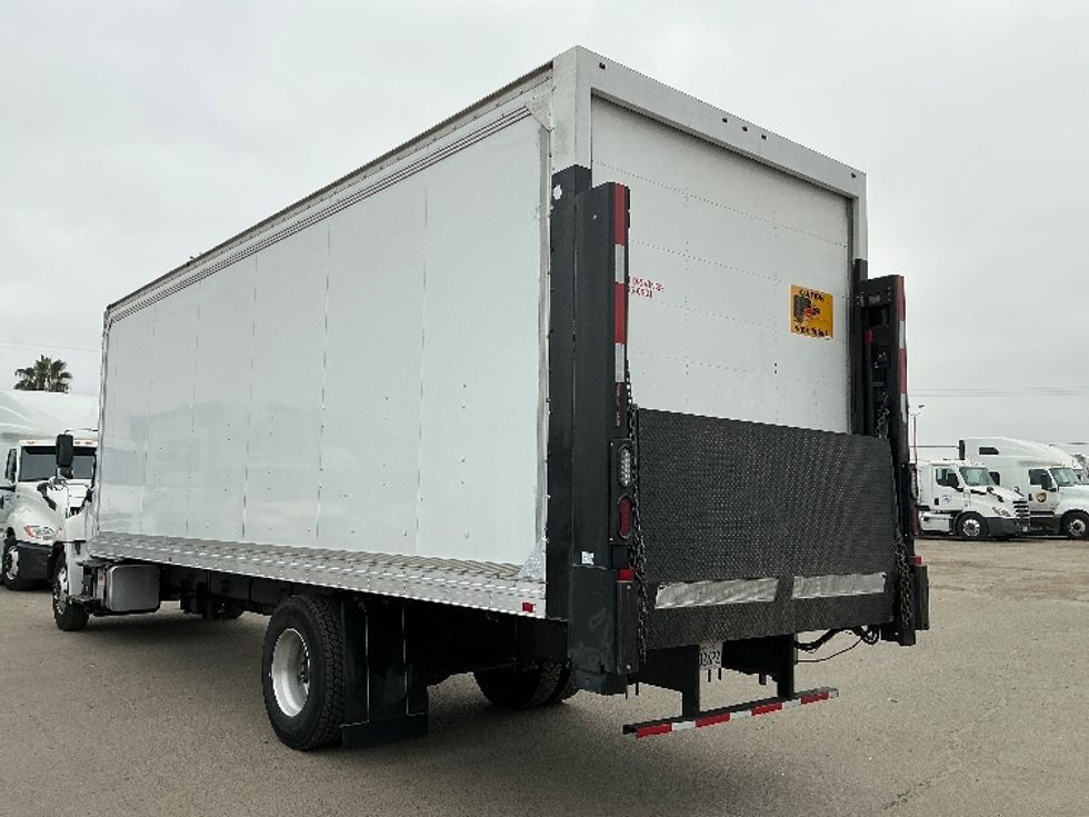Medium Duty Box Truck-Light and Medium Duty Trucks-Hino-2019-268-Fresno-CA-129,568\n\t\tmiles-$ 59,500 - Image 6