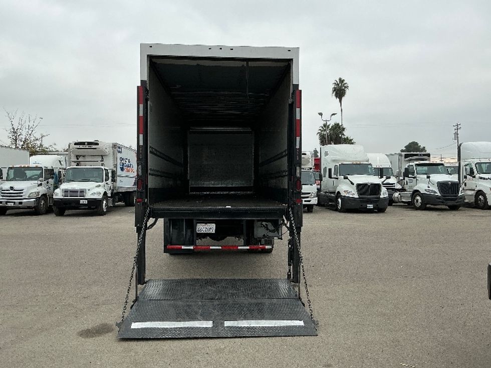 Medium Duty Box Truck-Light and Medium Duty Trucks-Hino-2019-268-Fresno-CA-129,568\n\t\tmiles-$ 59,500 - Image 8