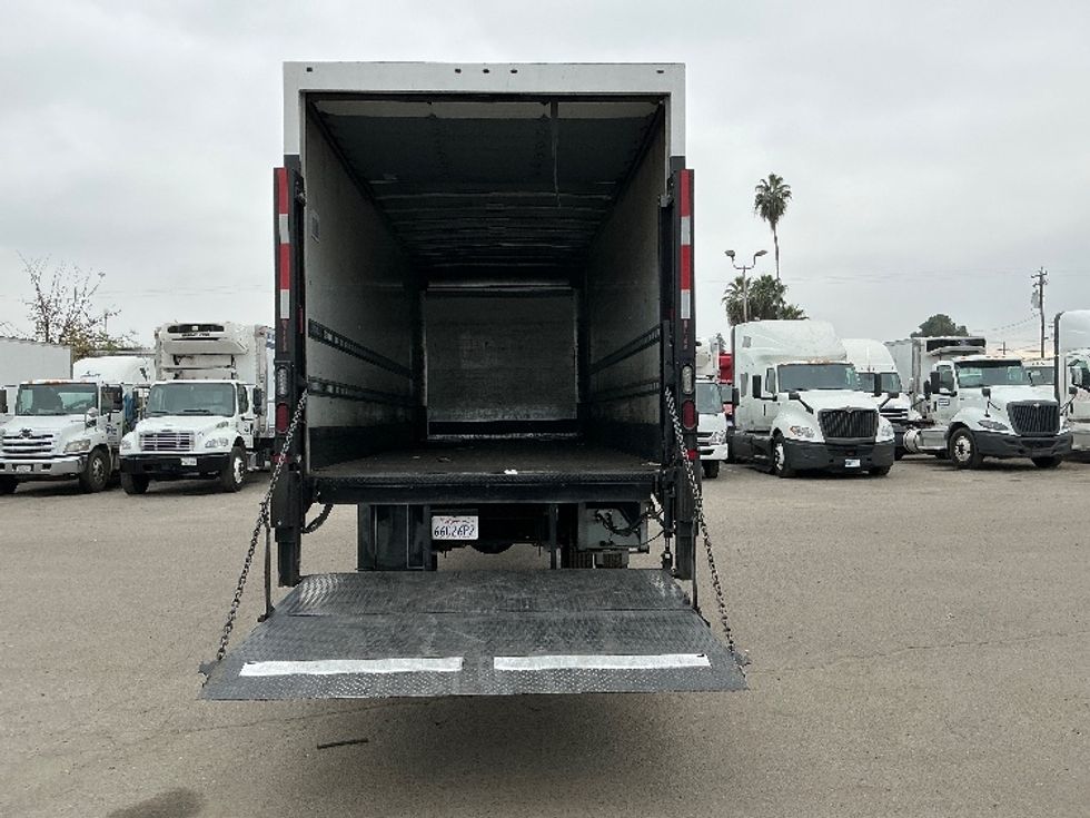 Medium Duty Box Truck-Light and Medium Duty Trucks-Hino-2019-268-Fresno-CA-129,568\n\t\tmiles-$ 59,500 - Image 9