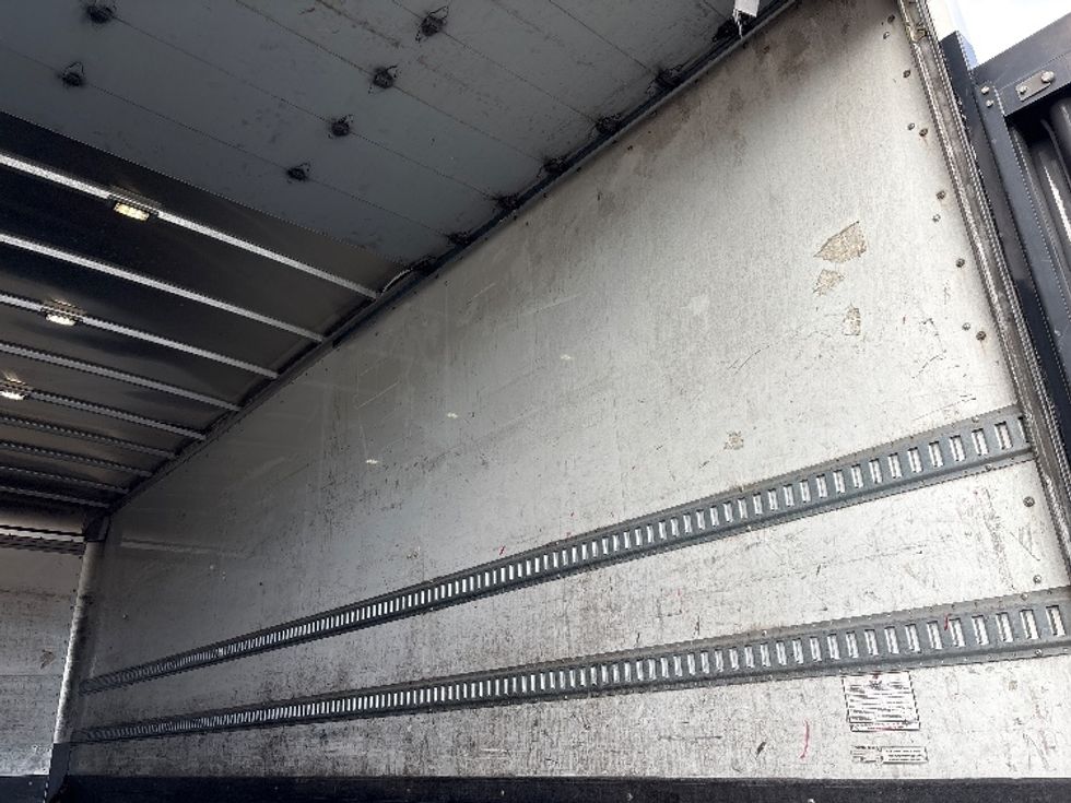 Medium Duty Box Truck-Light and Medium Duty Trucks-Hino-2019-268-Fresno-CA-133,924\n\t\tmiles-$ 59,000 - Image 12