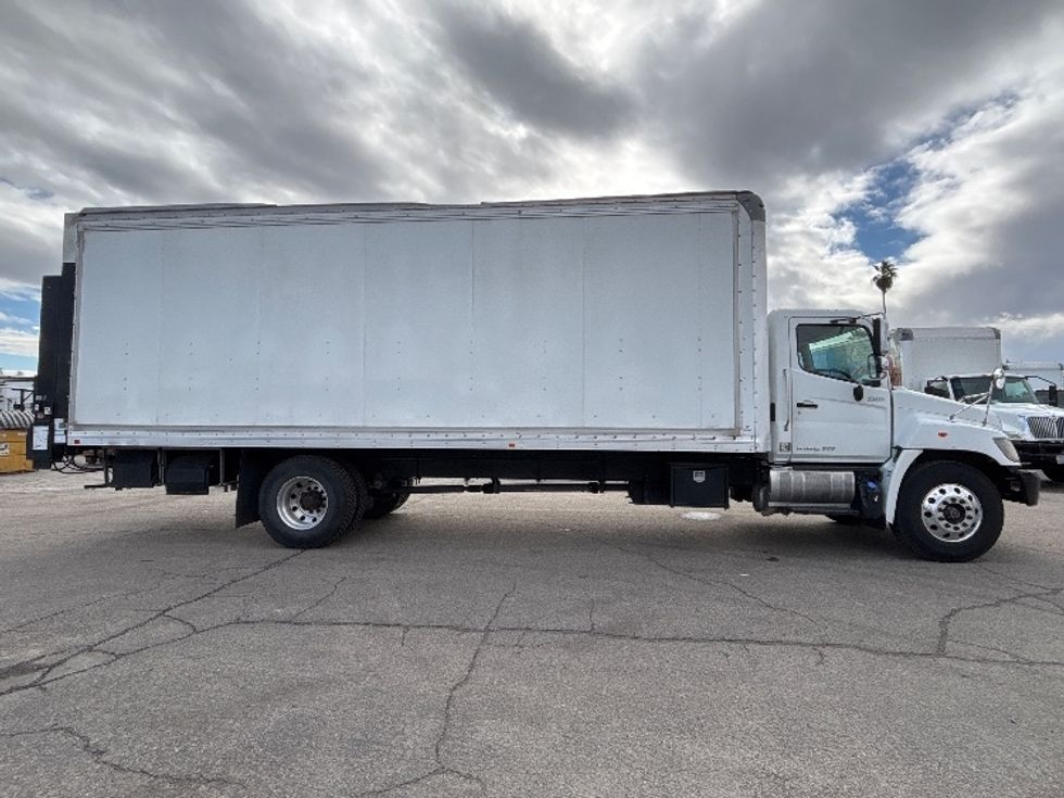 Medium Duty Box Truck-Light and Medium Duty Trucks-Hino-2019-268-Fresno-CA-133,924\n\t\tmiles-$ 59,000 - Image 15
