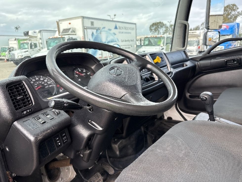 Medium Duty Box Truck-Light and Medium Duty Trucks-Hino-2019-268-Fresno-CA-133,924\n\t\tmiles-$ 59,000 - Image 17