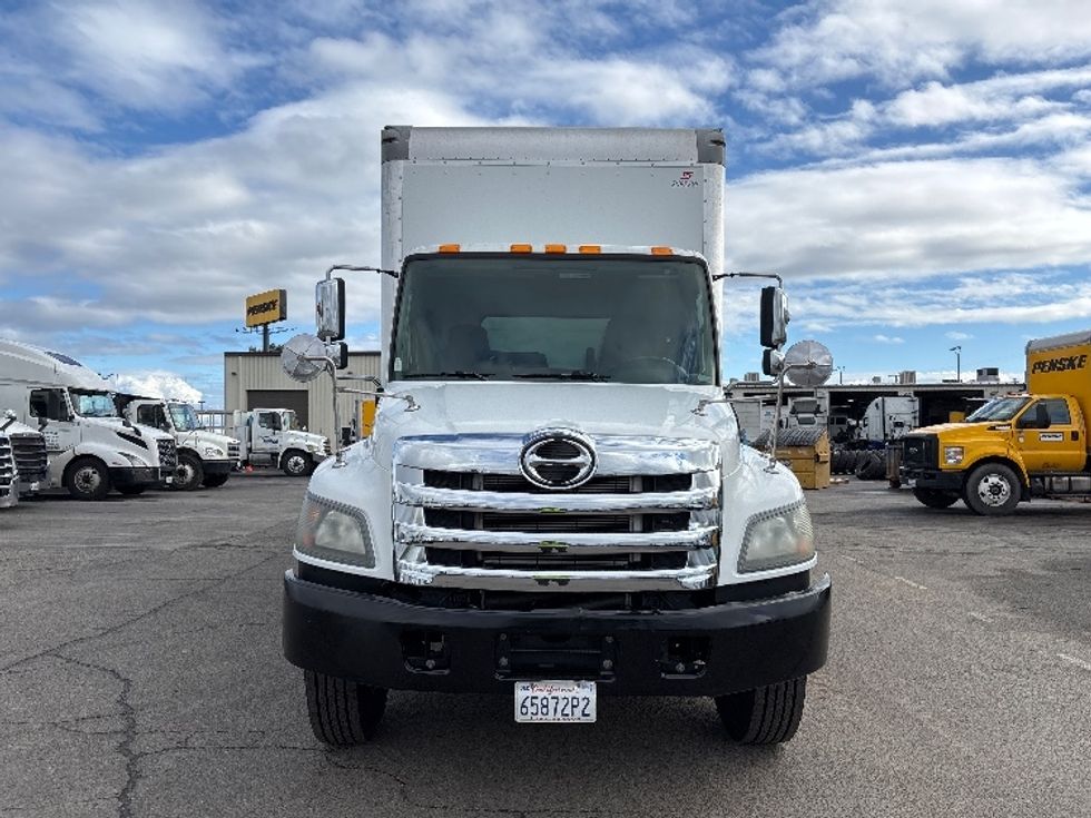 Medium Duty Box Truck-Light and Medium Duty Trucks-Hino-2019-268-Fresno-CA-133,924\n\t\tmiles-$ 59,000 - Image 2
