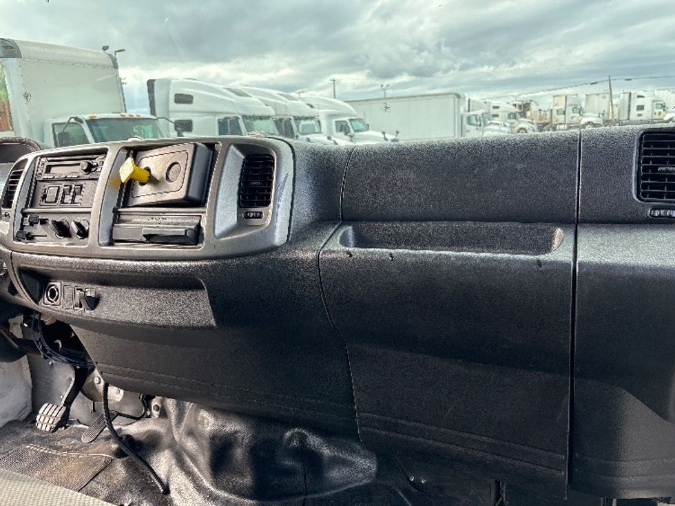 Medium Duty Box Truck-Light and Medium Duty Trucks-Hino-2019-268-Fresno-CA-133,924\n\t\tmiles-$ 59,000 - Image 21