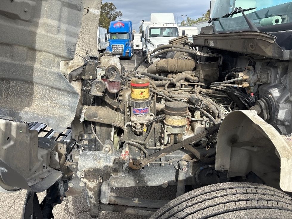 Medium Duty Box Truck-Light and Medium Duty Trucks-Hino-2019-268-Fresno-CA-133,924\n\t\tmiles-$ 59,000 - Image 24