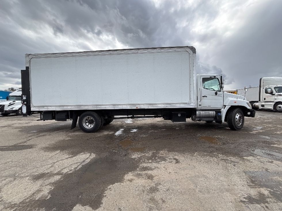 Medium Duty Box Truck-Light and Medium Duty Trucks-Hino-2019-268-Fresno-CA-136,678\n\t\tmiles-$ 57,750 - Image 15