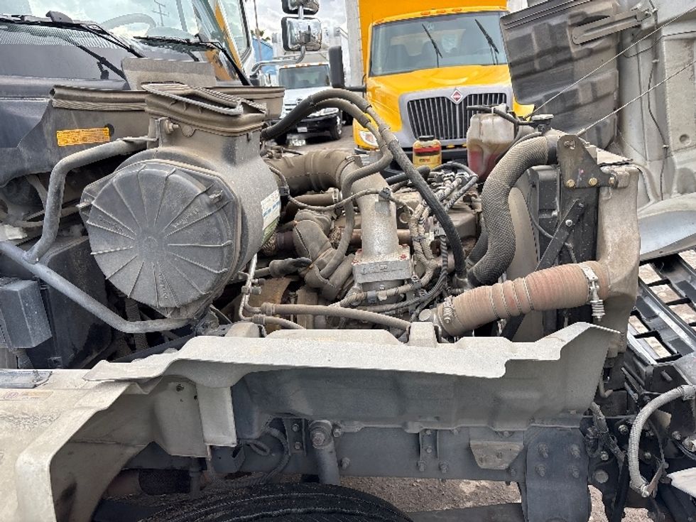 Medium Duty Box Truck-Light and Medium Duty Trucks-Hino-2019-268-Fresno-CA-136,678\n\t\tmiles-$ 57,750 - Image 23