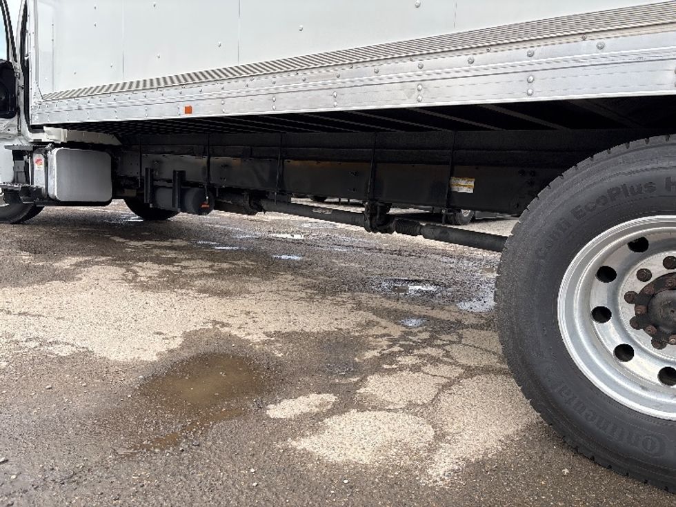 Medium Duty Box Truck-Light and Medium Duty Trucks-Hino-2019-268-Fresno-CA-136,678\n\t\tmiles-$ 57,750 - Image 5