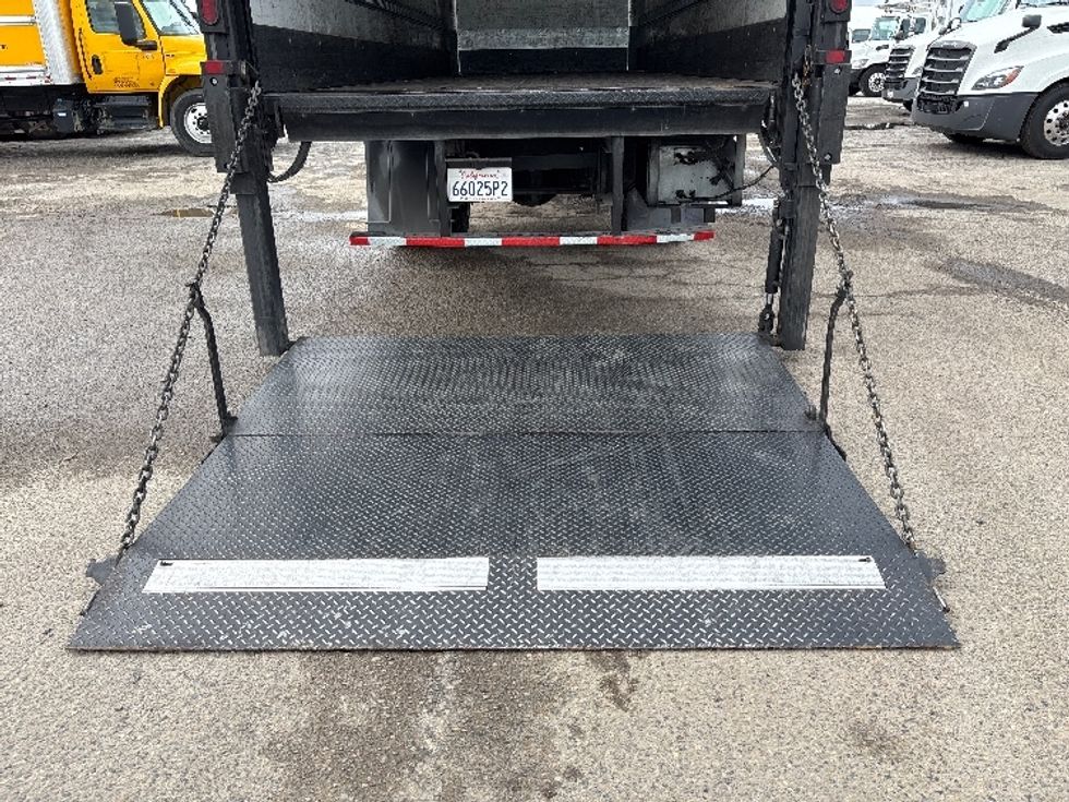 Medium Duty Box Truck-Light and Medium Duty Trucks-Hino-2019-268-Fresno-CA-136,678\n\t\tmiles-$ 57,750 - Image 9