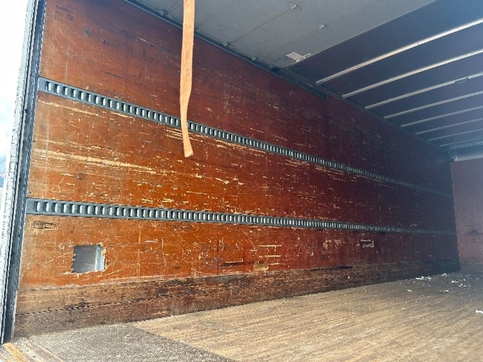 Medium Duty Box Truck-Light and Medium Duty Trucks-Hino-2019-268-Greensboro-NC-133,447\n\t\tmiles-$ 58,500 - Image 11