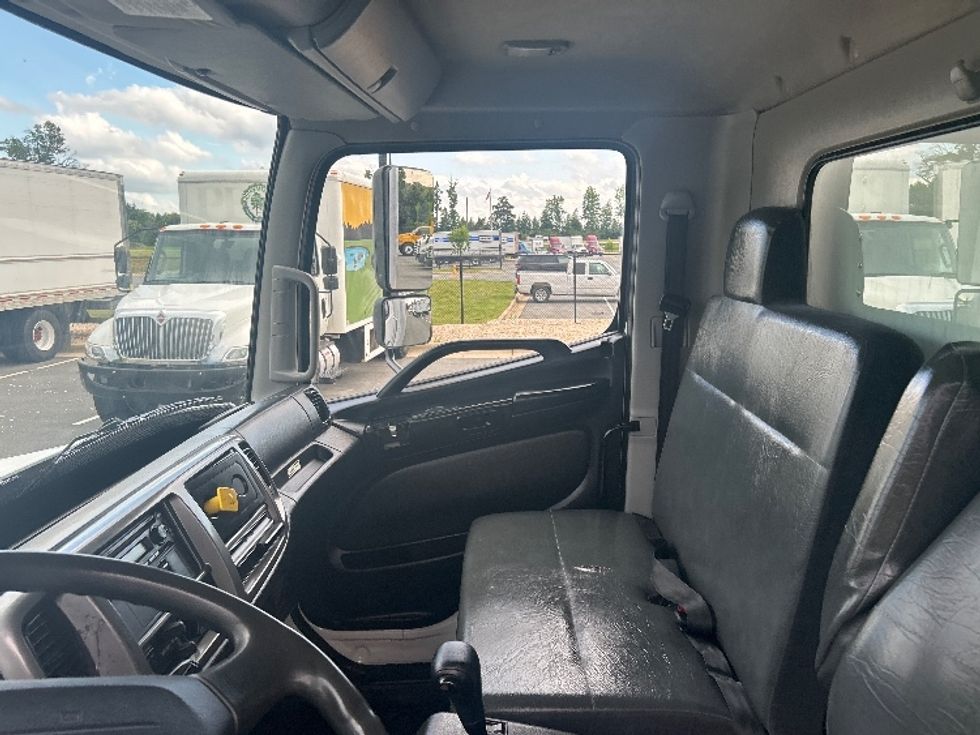 Medium Duty Box Truck-Light and Medium Duty Trucks-Hino-2019-268-Greensboro-NC-133,447\n\t\tmiles-$ 58,500 - Image 18