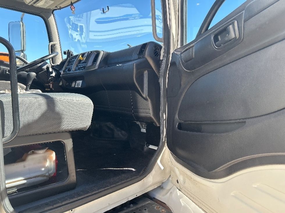Medium Duty Box Truck-Light and Medium Duty Trucks-Hino-2019-268-Houston-TX-174,443\n\t\tmiles-$ 51,500 - Image 19