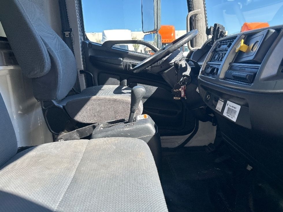 Medium Duty Box Truck-Light and Medium Duty Trucks-Hino-2019-268-Houston-TX-174,443\n\t\tmiles-$ 51,500 - Image 21