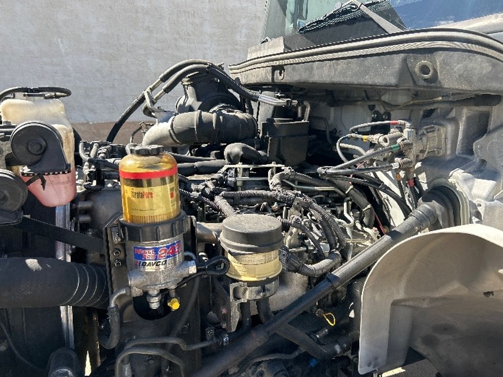 Medium Duty Box Truck-Light and Medium Duty Trucks-Hino-2019-268-Houston-TX-174,443\n\t\tmiles-$ 51,500 - Image 23