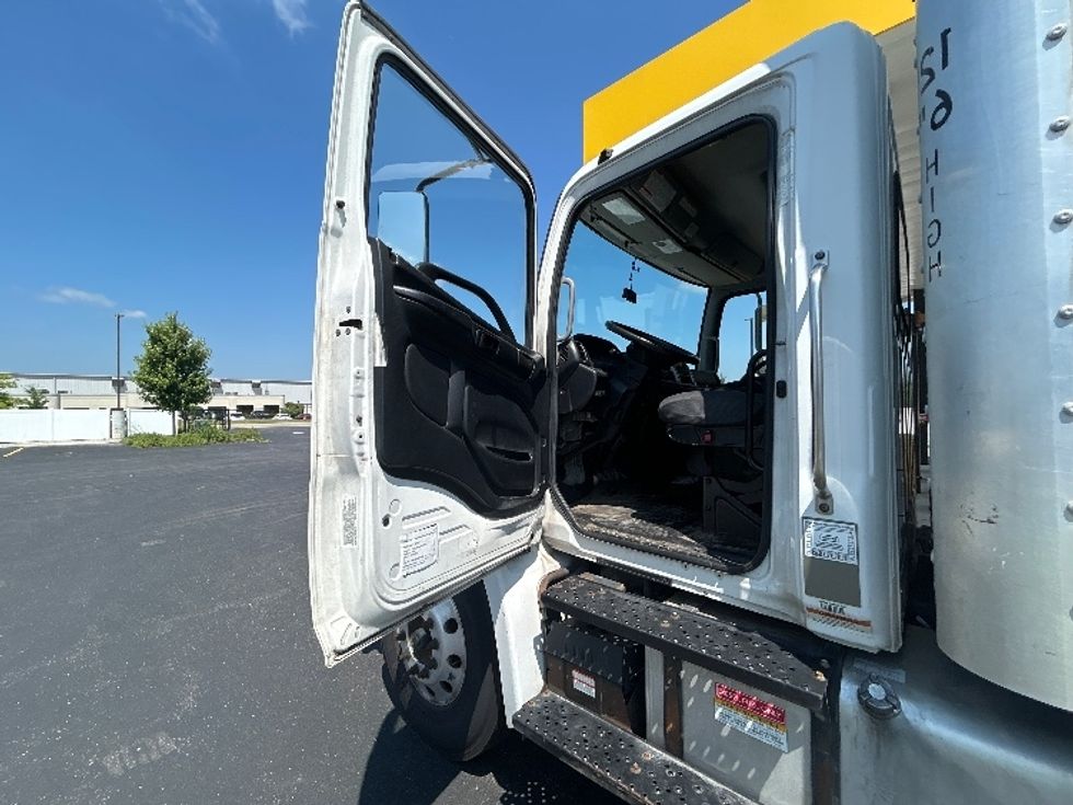 Medium Duty Box Truck-Light and Medium Duty Trucks-Hino-2019-268-Indianapolis-IN-133,938\n\t\tmiles-$ 57,000 - Image 16