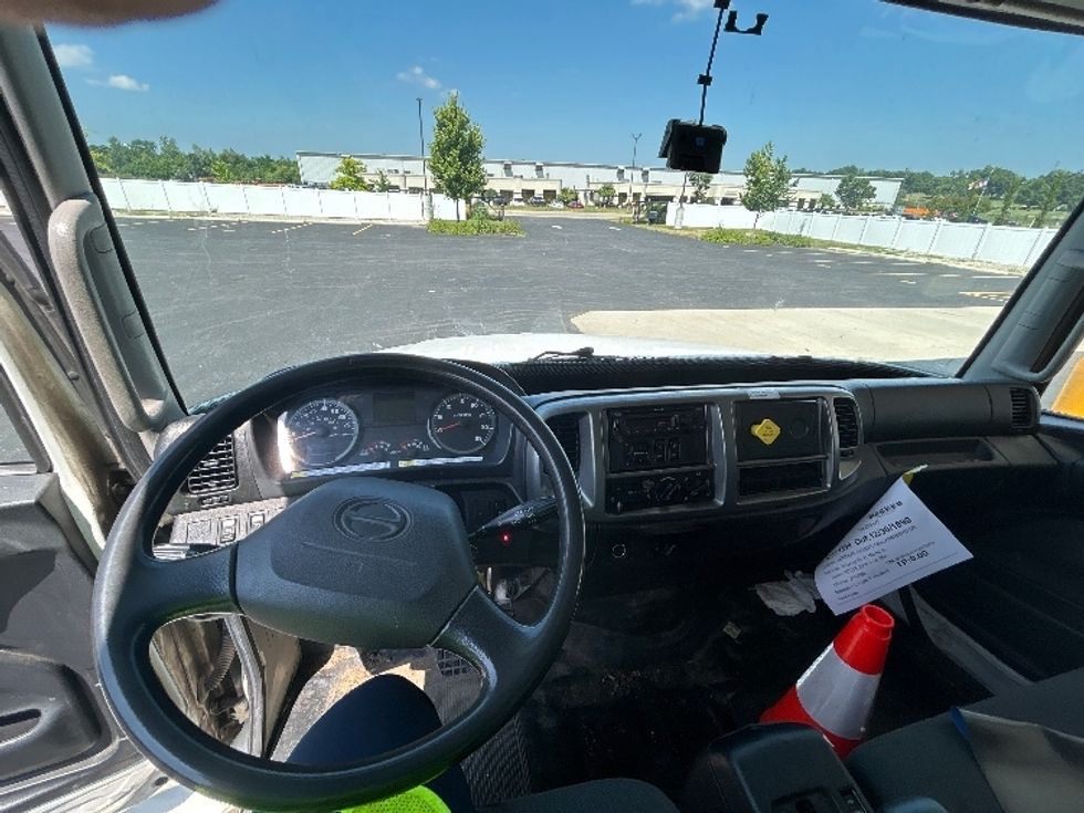 Medium Duty Box Truck-Light and Medium Duty Trucks-Hino-2019-268-Indianapolis-IN-133,938\n\t\tmiles-$ 57,000 - Image 18
