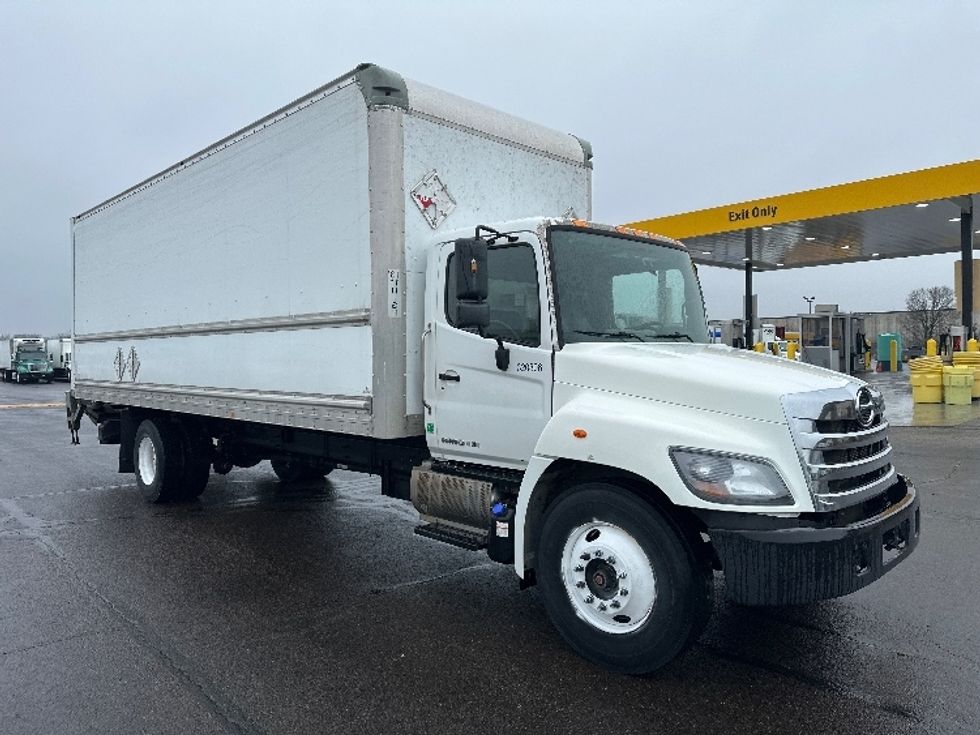 Medium Duty Box Truck-Light and Medium Duty Trucks-Hino-2019-268-Indianapolis-IN-237,734\n\t\tmiles-$ 40,750 - Image 1