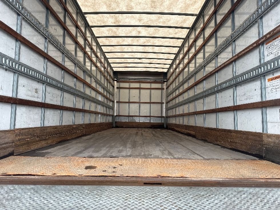 Medium Duty Box Truck-Light and Medium Duty Trucks-Hino-2019-268-Indianapolis-IN-237,734\n\t\tmiles-$ 40,750 - Image 10