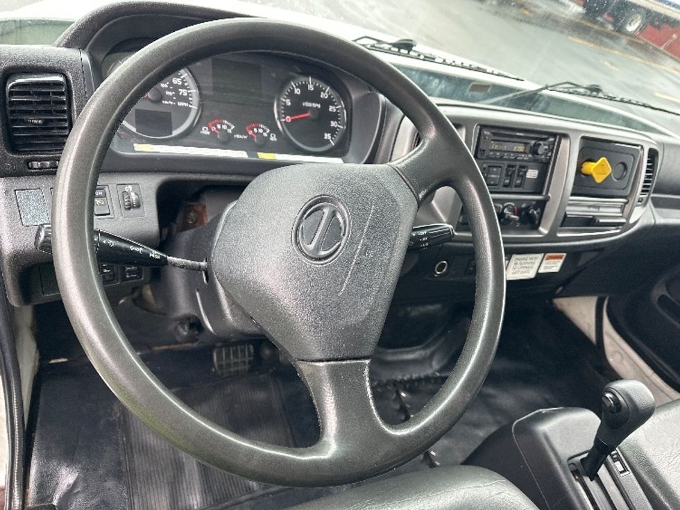 Medium Duty Box Truck-Light and Medium Duty Trucks-Hino-2019-268-Indianapolis-IN-237,734\n\t\tmiles-$ 40,750 - Image 18