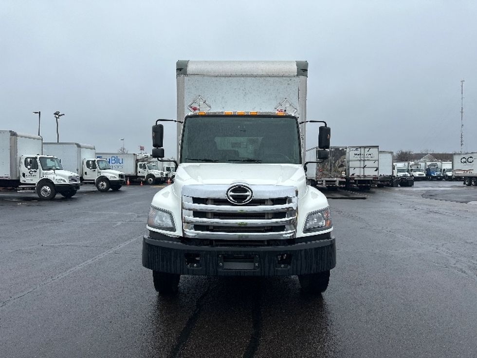 Medium Duty Box Truck-Light and Medium Duty Trucks-Hino-2019-268-Indianapolis-IN-237,734\n\t\tmiles-$ 40,750 - Image 2