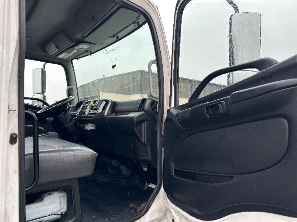 Medium Duty Box Truck-Light and Medium Duty Trucks-Hino-2019-268-Indianapolis-IN-237,734\n\t\tmiles-$ 40,750 - Image 20