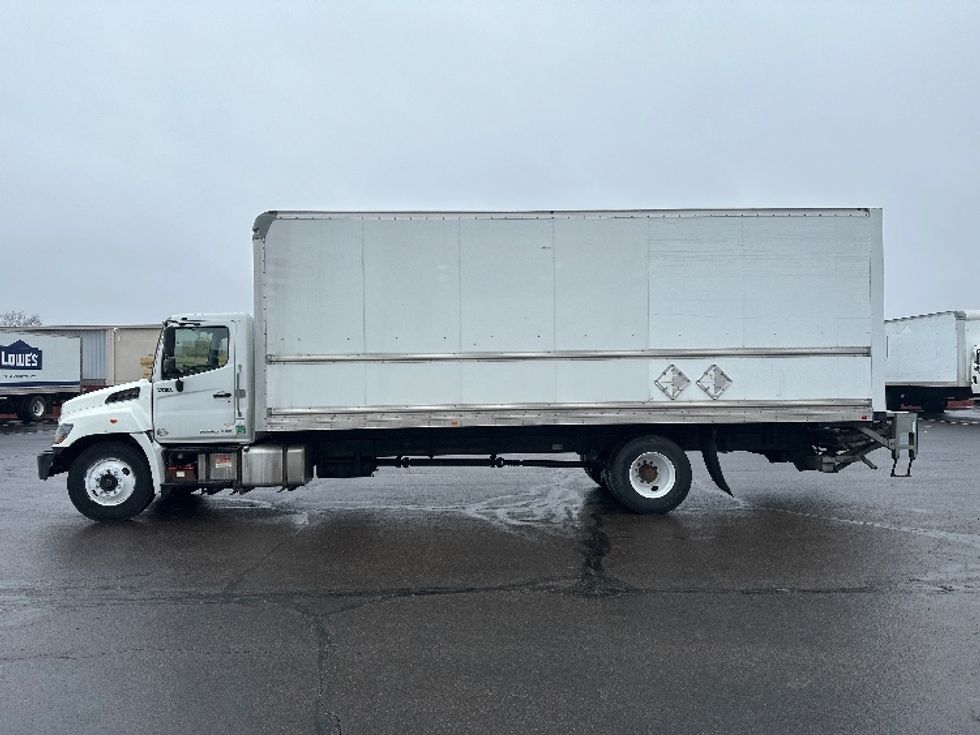 Medium Duty Box Truck-Light and Medium Duty Trucks-Hino-2019-268-Indianapolis-IN-237,734\n\t\tmiles-$ 40,750 - Image 4
