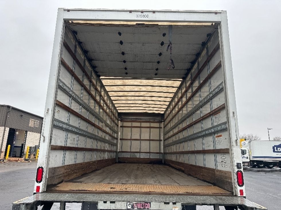 Medium Duty Box Truck-Light and Medium Duty Trucks-Hino-2019-268-Indianapolis-IN-237,734\n\t\tmiles-$ 40,750 - Image 8