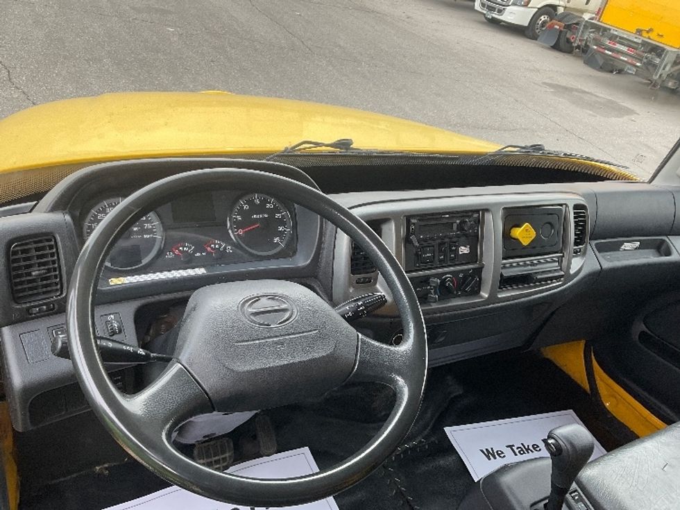 Medium Duty Box Truck-Light and Medium Duty Trucks-Hino-2019-268-Indianapolis-IN-253,031\n\t\tmiles-$ 35,000 - Image 18