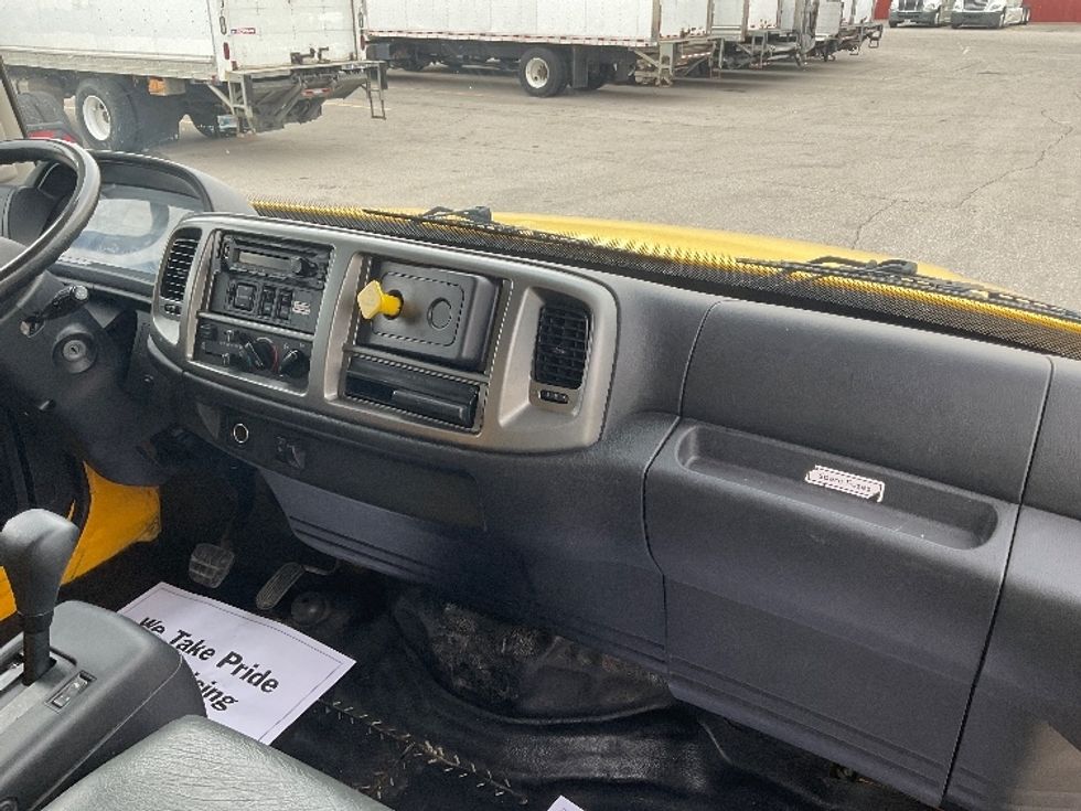 Medium Duty Box Truck-Light and Medium Duty Trucks-Hino-2019-268-Indianapolis-IN-253,031\n\t\tmiles-$ 35,000 - Image 21