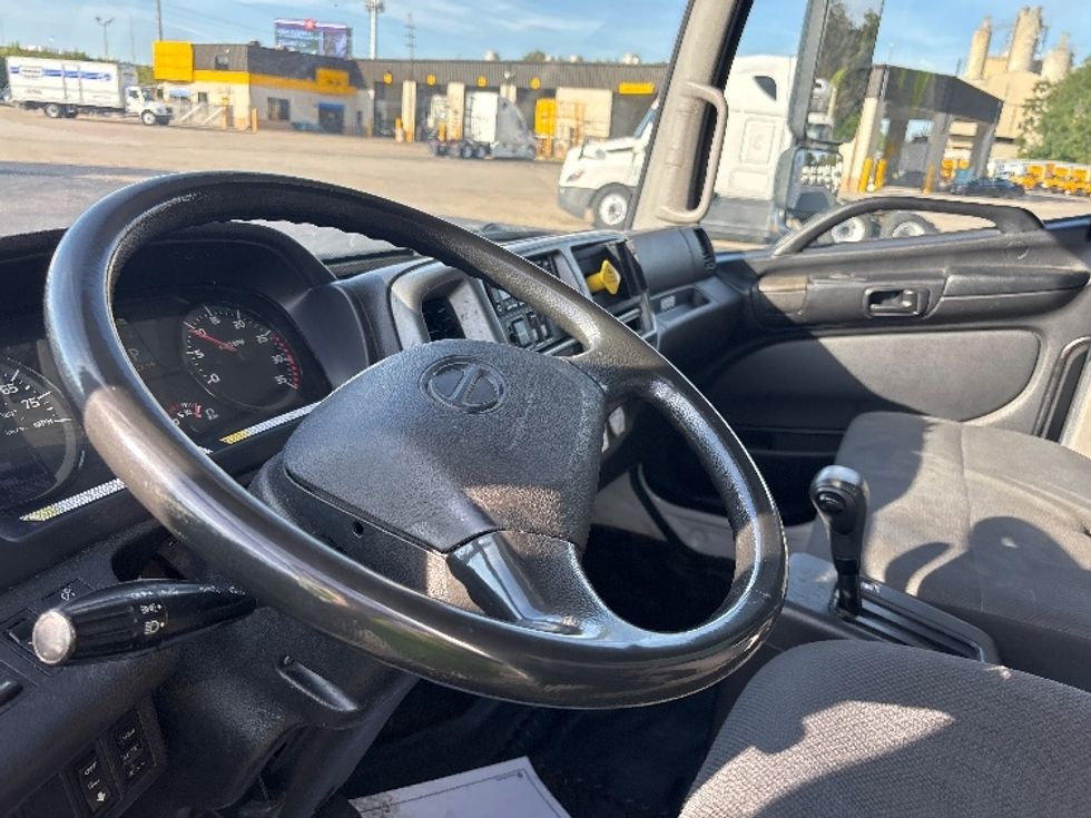 Medium Duty Box Truck-Light and Medium Duty Trucks-Hino-2019-268-Indianapolis-IN-258,246\n\t\tmiles-$ 41,500 - Image 17