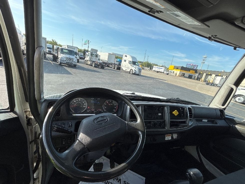 Medium Duty Box Truck-Light and Medium Duty Trucks-Hino-2019-268-Indianapolis-IN-258,246\n\t\tmiles-$ 41,500 - Image 18