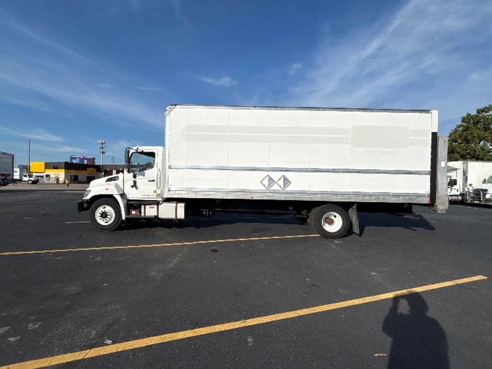 Medium Duty Box Truck-Light and Medium Duty Trucks-Hino-2019-268-Indianapolis-IN-258,246\n\t\tmiles-$ 41,500 - Image 4