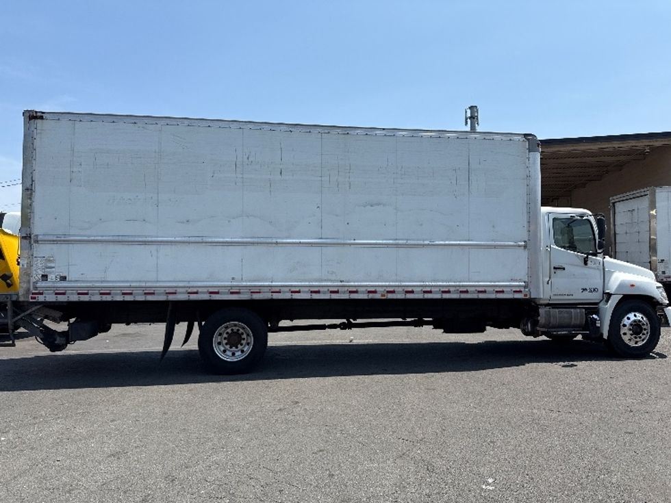 Medium Duty Box Truck-Light and Medium Duty Trucks-Hino-2019-268-Jamaica-NY-242,129\n\t\tmiles-$ 39,000 - Image 14