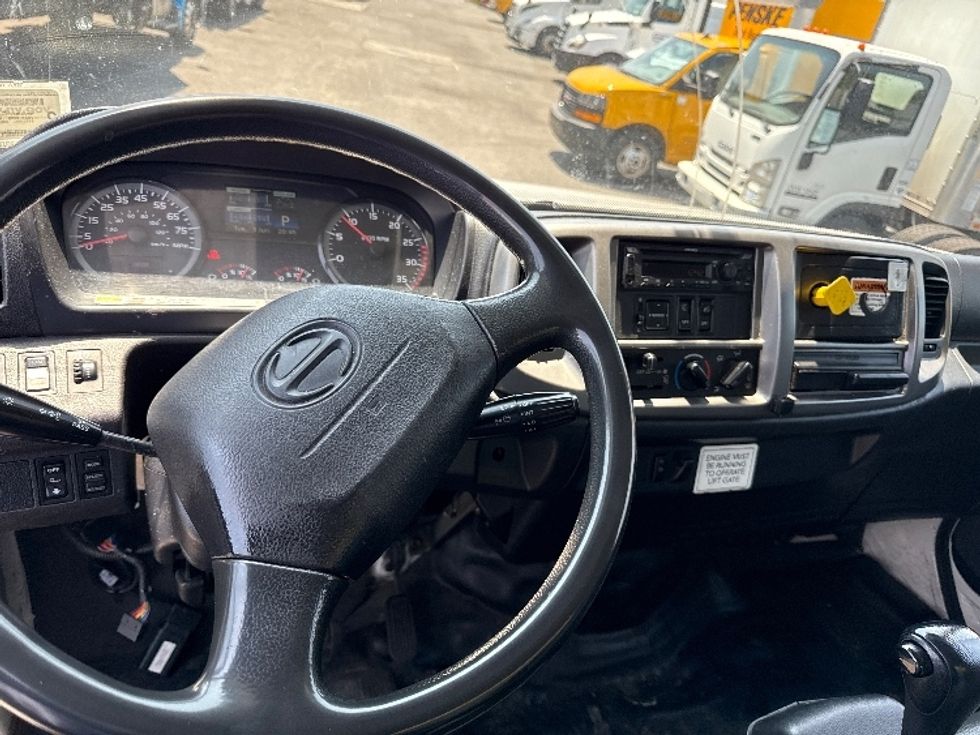 Medium Duty Box Truck-Light and Medium Duty Trucks-Hino-2019-268-Jamaica-NY-242,129\n\t\tmiles-$ 39,000 - Image 17