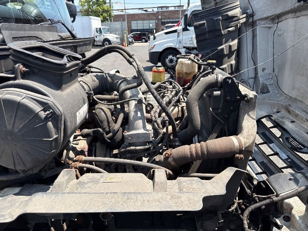 Medium Duty Box Truck-Light and Medium Duty Trucks-Hino-2019-268-Jamaica-NY-242,129\n\t\tmiles-$ 39,000 - Image 22