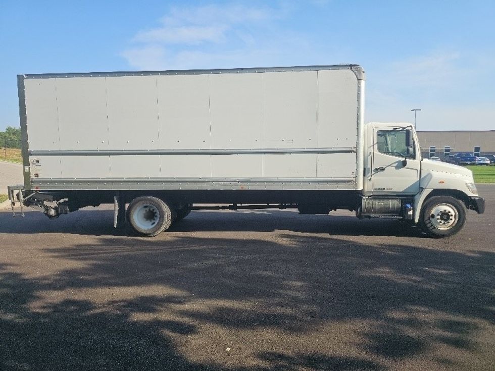 Medium Duty Box Truck-Light and Medium Duty Trucks-Hino-2019-268-Kansas City-MO-125,856\n\t\tmiles-$ 58,000 - Image 15